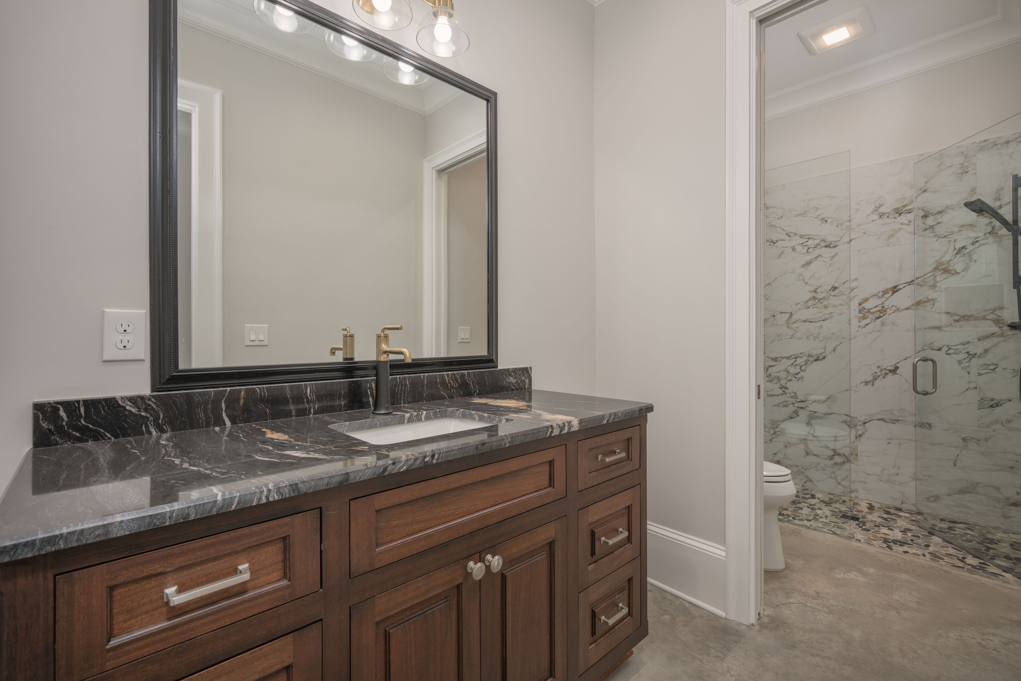 1100 Fox Bend image 57